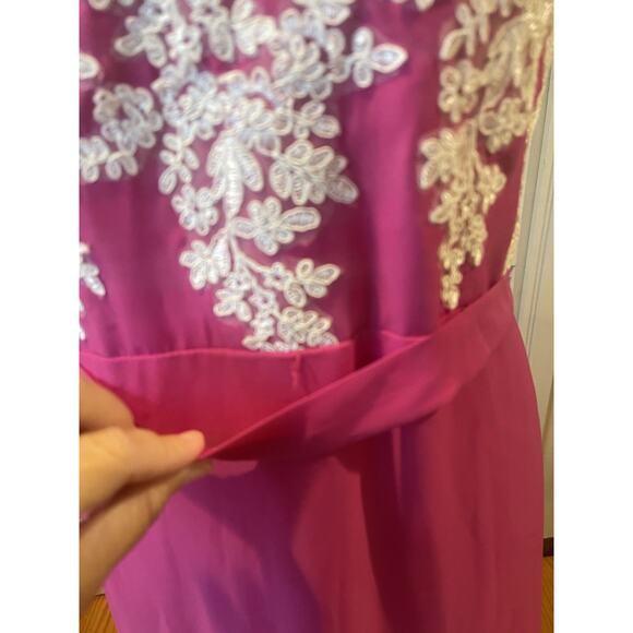 JJ's House Lace Train Covered Buttons Column Sweetheart Hot Pink Gown 14 NWT - Picture 5 of 10